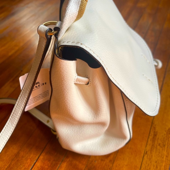 Original Coach mini backpack leather, ivory color. - Picture 4 of 6